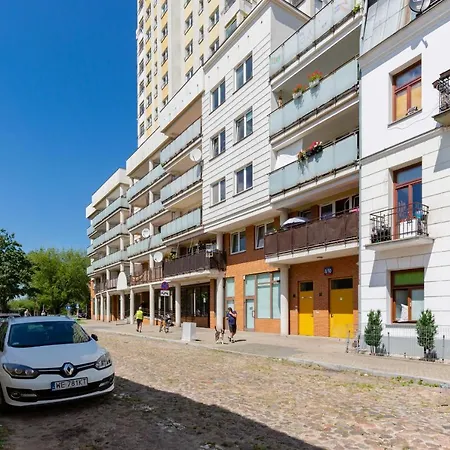 דירה Cozy With Balcony By Renters ורשה
