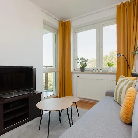 Cozy With Balcony By Renters