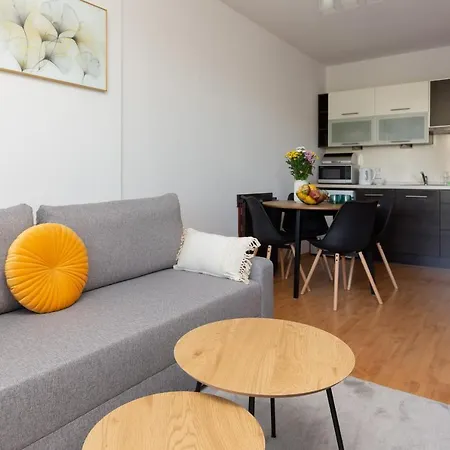 Cozy With Balcony By Renters *