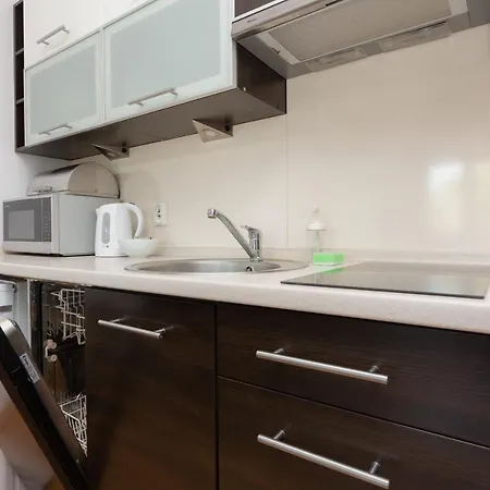 Apartment Cozy With Balcony By Renters *