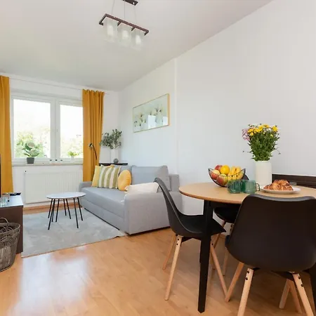 Cozy With Balcony By Renters Warsaw
