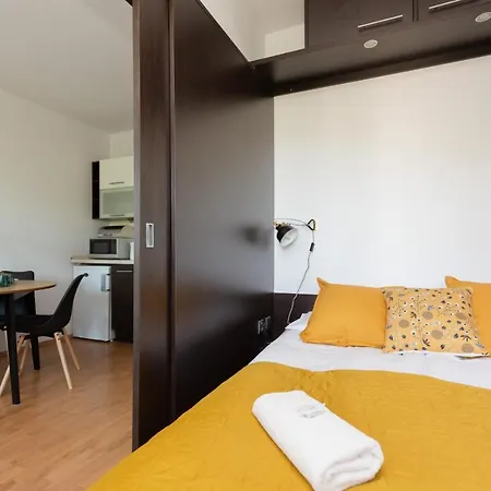 Lejlighed Cozy With Balcony By Renters