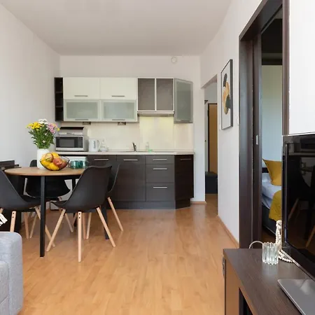 Cozy With Balcony By Renters * 华沙