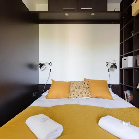 公寓 Cozy With Balcony By Renters 华沙